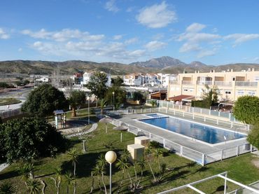 Bungalow amb piscina en venda a Pueblo Español - Coveta Fumá