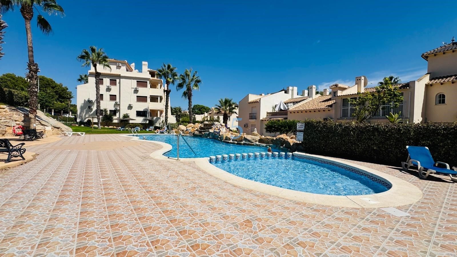 Piscina de Piso en venta en Orihuela con Aire acondicionado, Trastero y Piscina