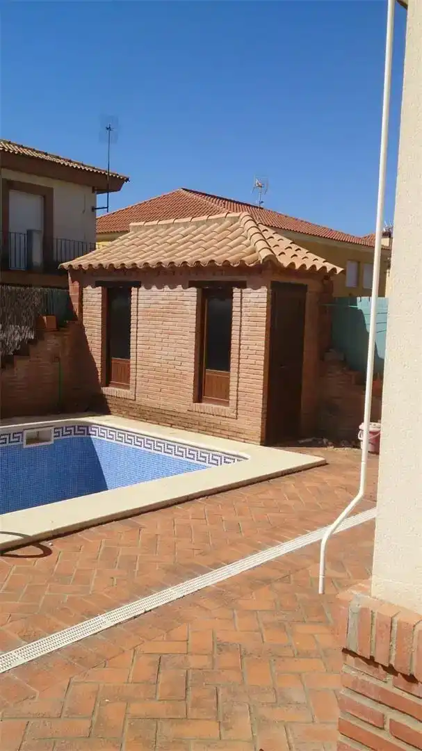 Piscina de Casa o xalet en venda en Burguillos amb Aire condicionat i Piscina