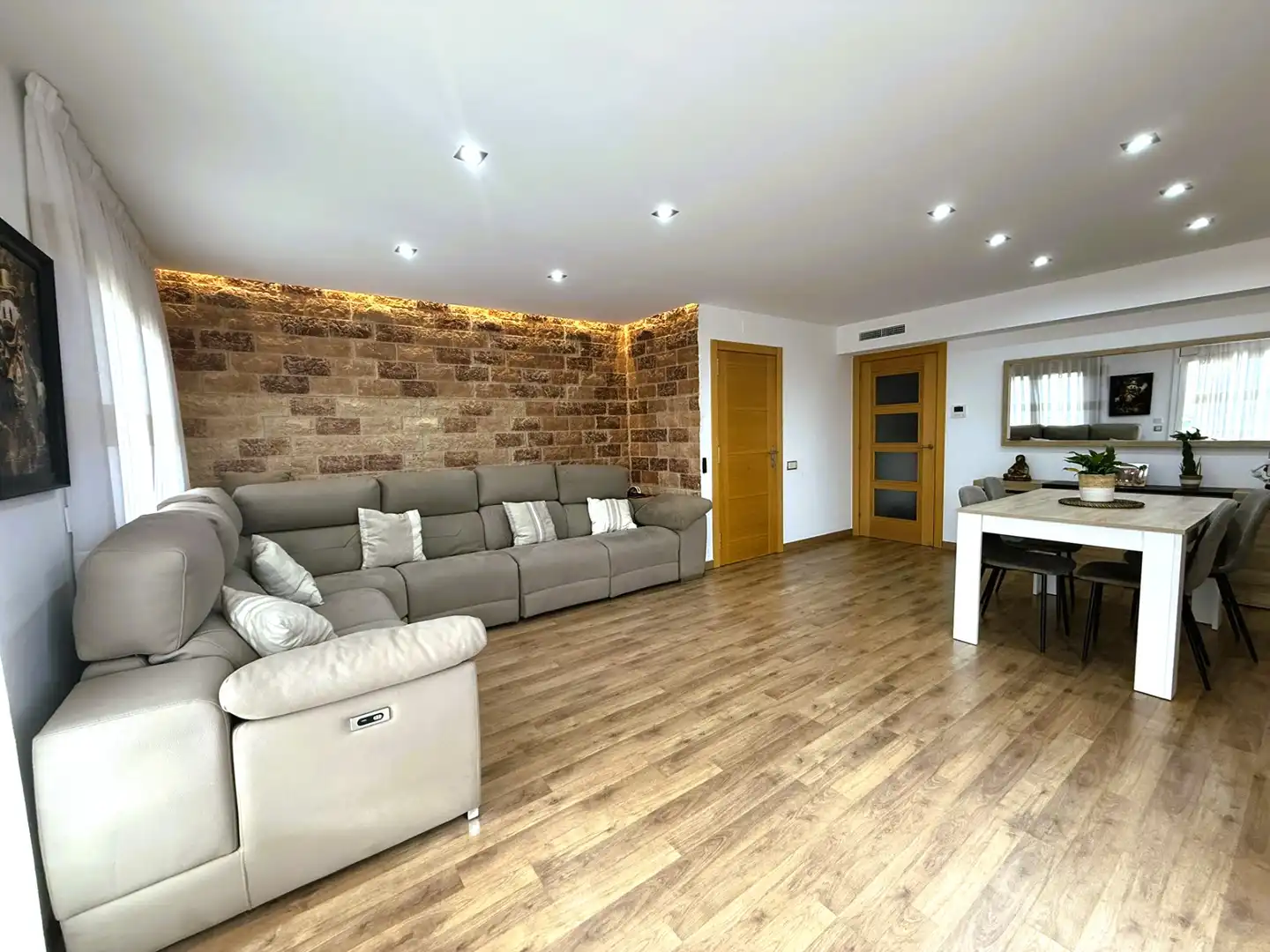 Living room of Duplexes for sale in Palau-solità i Plegamans  with Air Conditioner, Heating and Parquet flooring