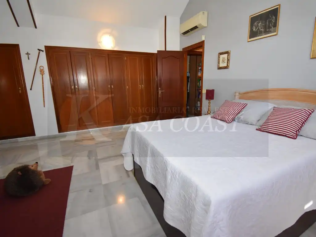Habitación de Ático en venta en Fuengirola con Aire acondicionado, Jardín privado y Terraza