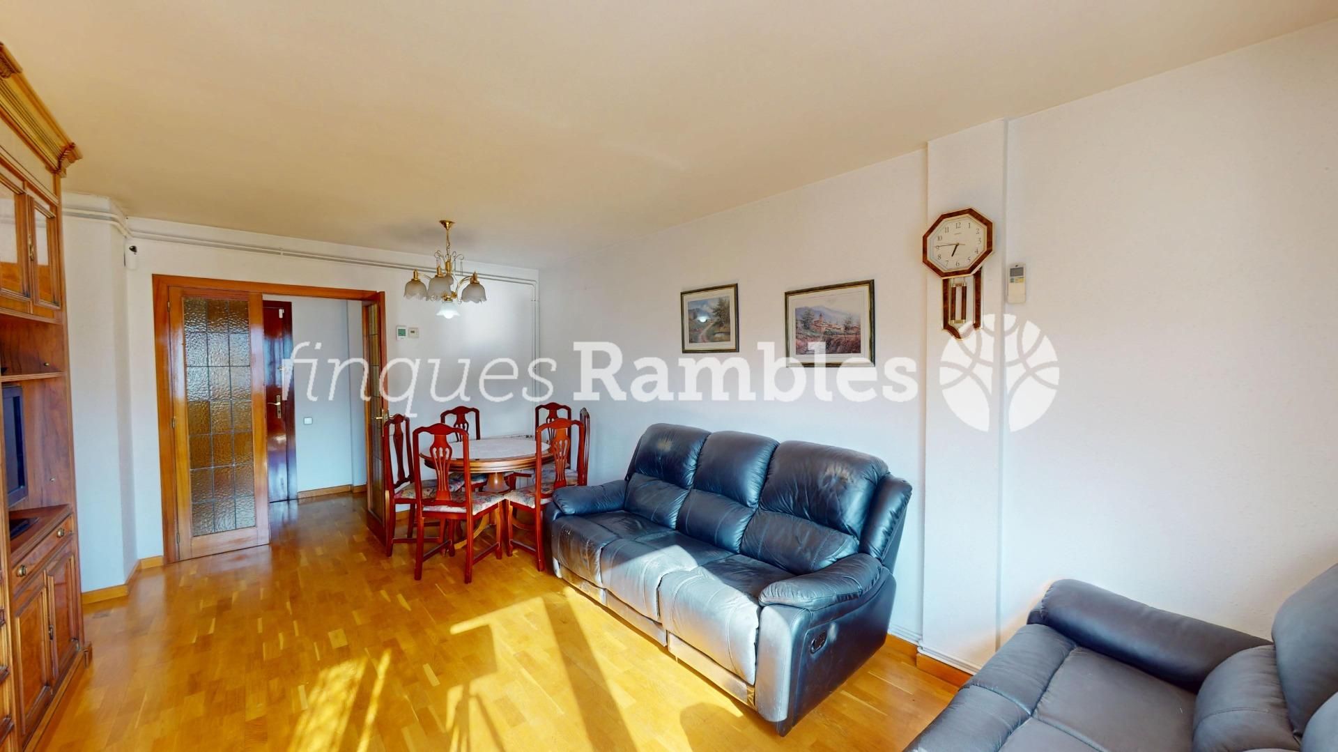 Sala d'estar de Pis en venda en Igualada amb Aire condicionat, Calefacció i Terrassa