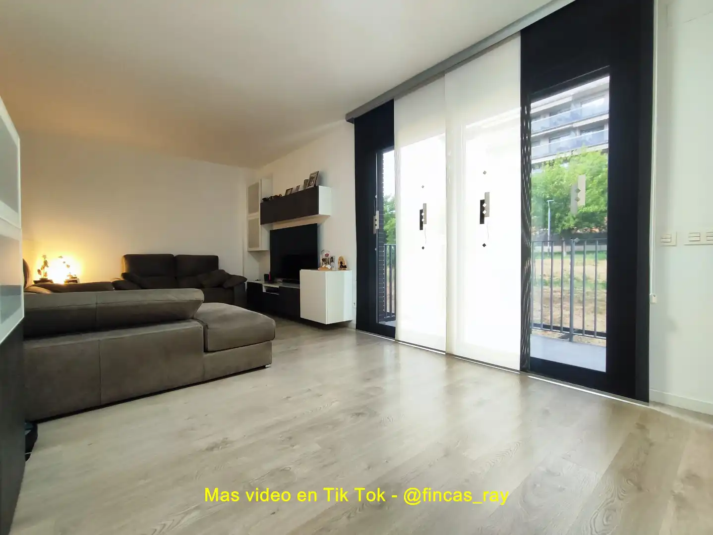 Sala de estar de Piso en venta en Ripollet con Aire acondicionado, Calefacción y Parquet