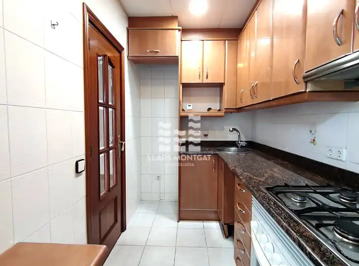Cuina de Pis en venda en Montgat amb Calefacció, Forn i Balcó