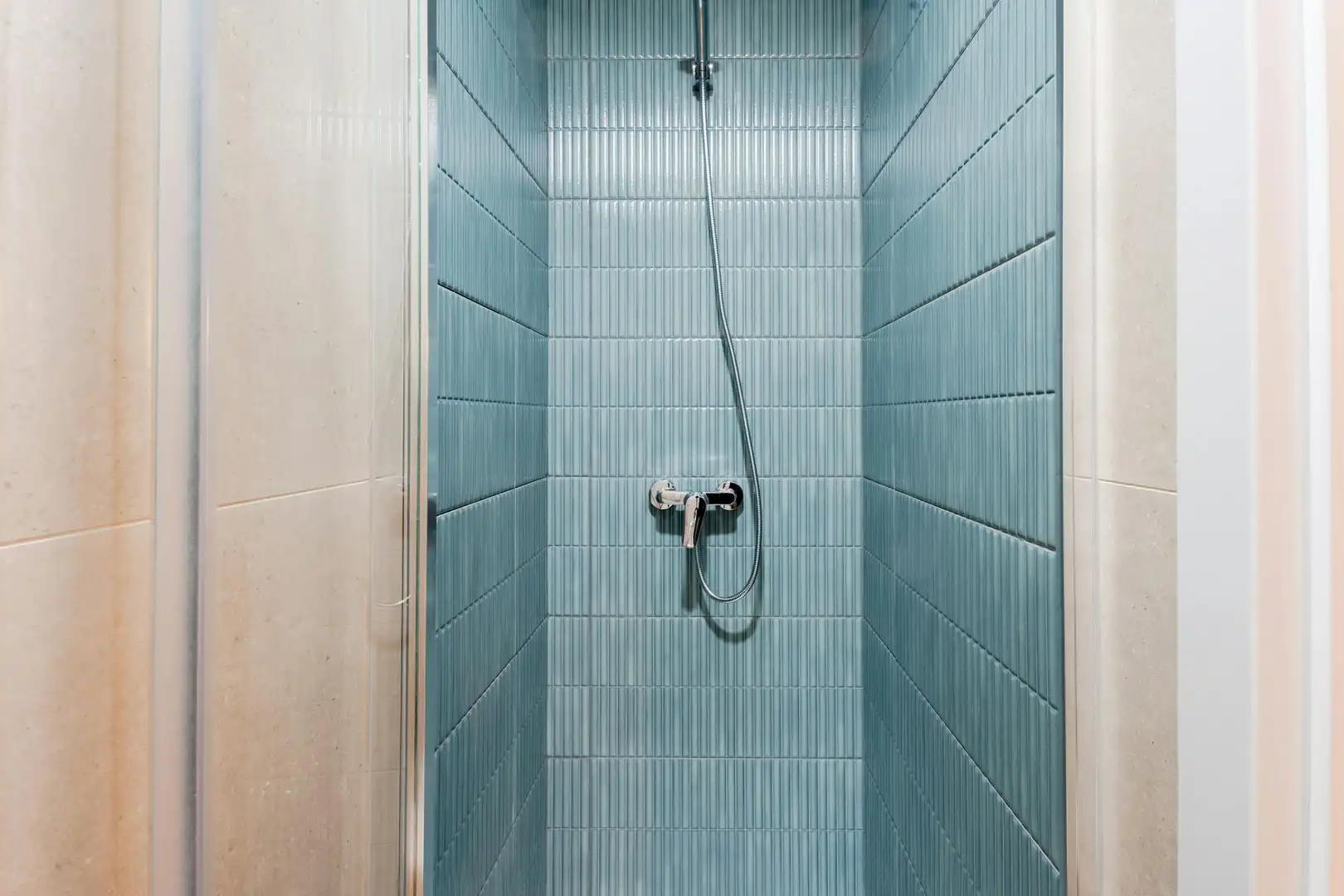 Baño de Piso de alquiler en Getafe con Aire acondicionado, Calefacción y Jardín privado