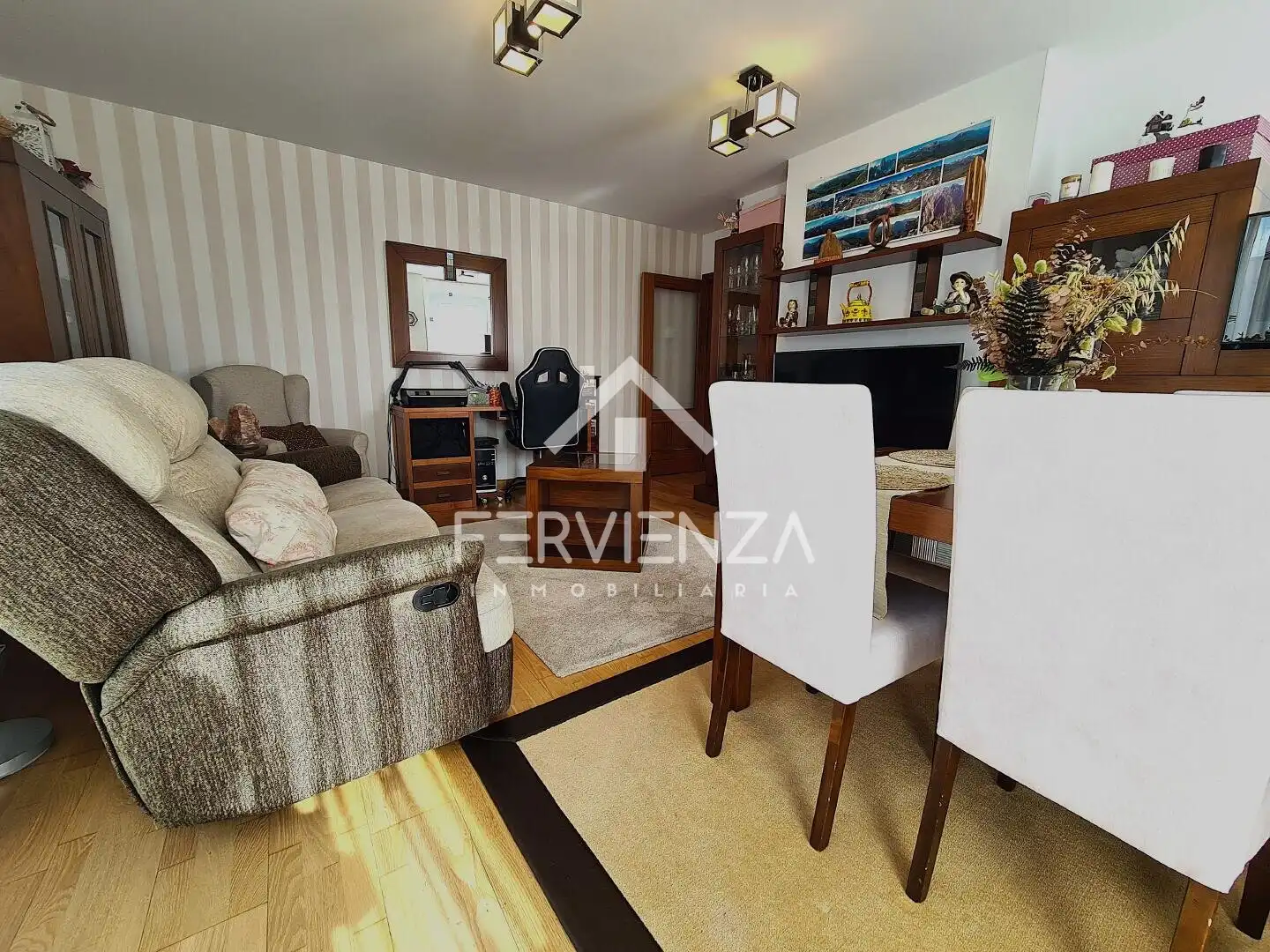 Sala d'estar de Dúplex en venda en Lena