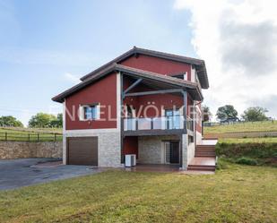 Vista exterior de Casa o xalet en venda en Siero amb Terrassa i Balcó