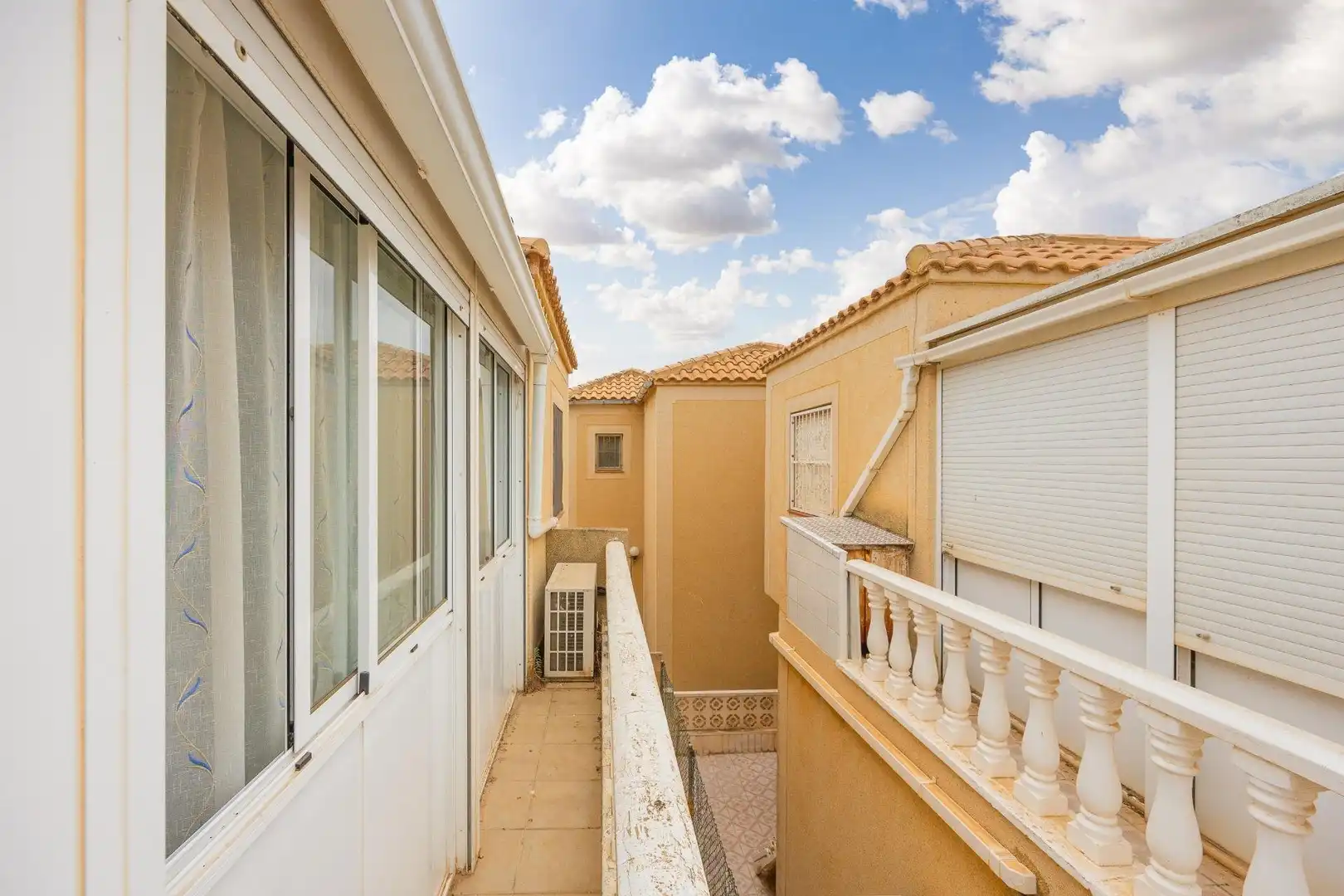 Terrassa de Casa o xalet en venda en Torrevieja amb Aire condicionat, Jardí privat i Piscina