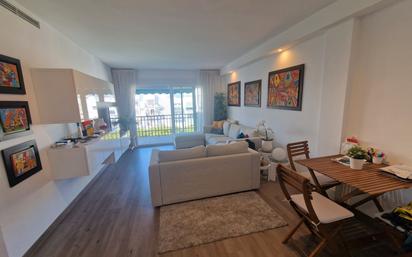 Living room of Flat for sale in Estepona  with Air Conditioner, Terrace and Furnished