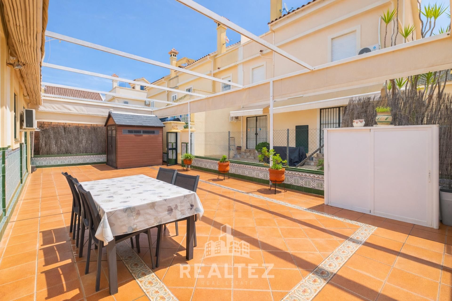 Casa adosada en venda a Chapín - Campus Universitario - Navinco