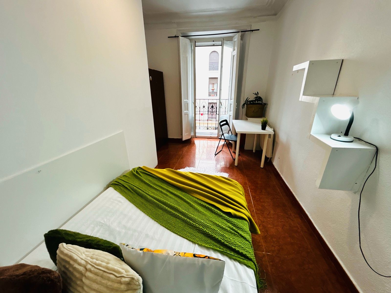 Schlafzimmer von Wohnung zur untervermieten in  Madrid Capital mit Heizung, Parkett und Möbliert