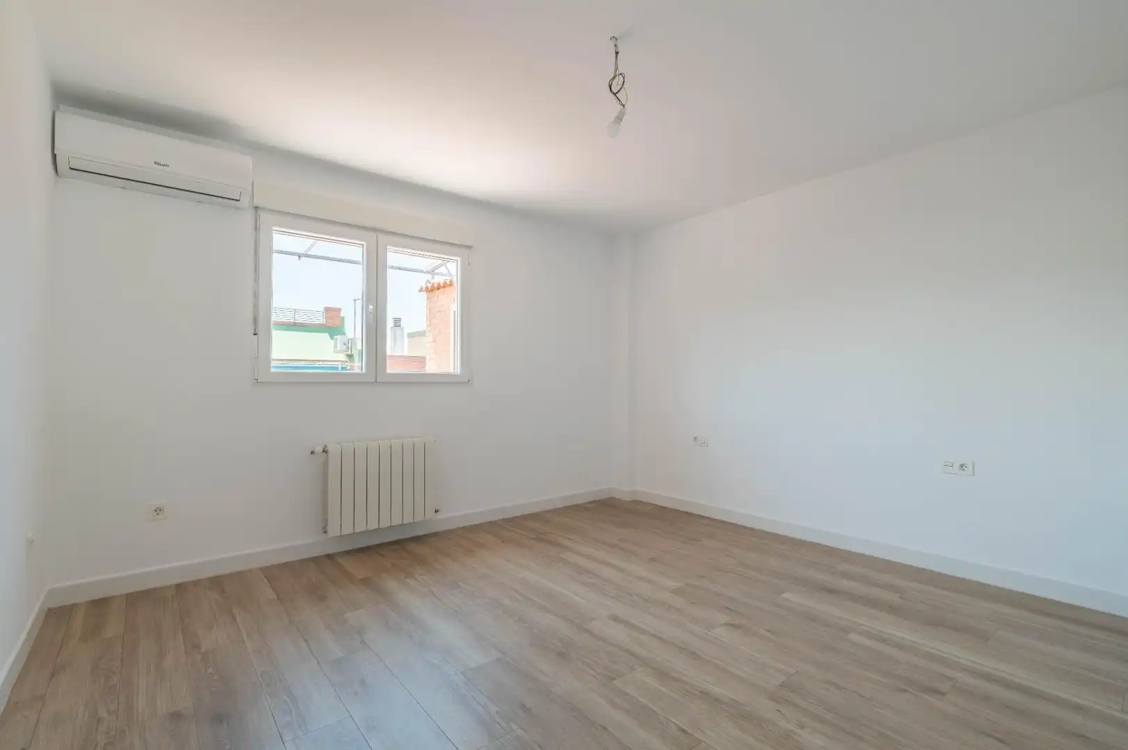 Habitación de Ático en venta en Granada con Aire acondicionado, Calefacción y Terraza