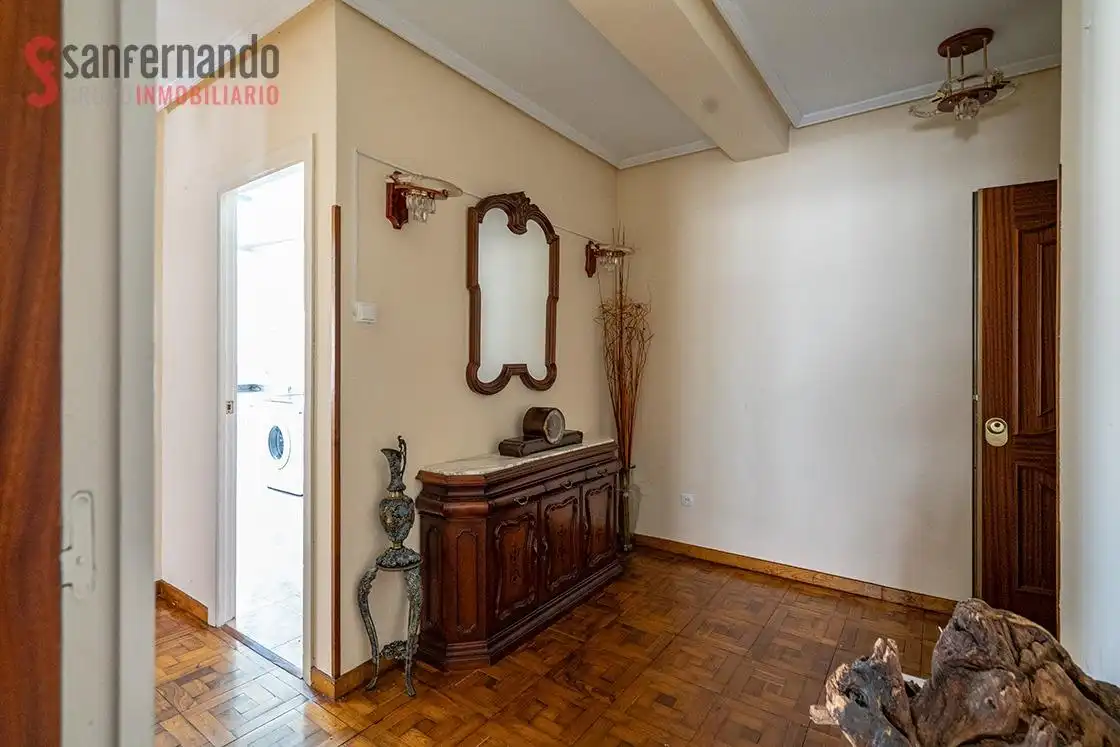 Piso con ascensor en venta en Calle Calle Agustín Riancho, imagen 2