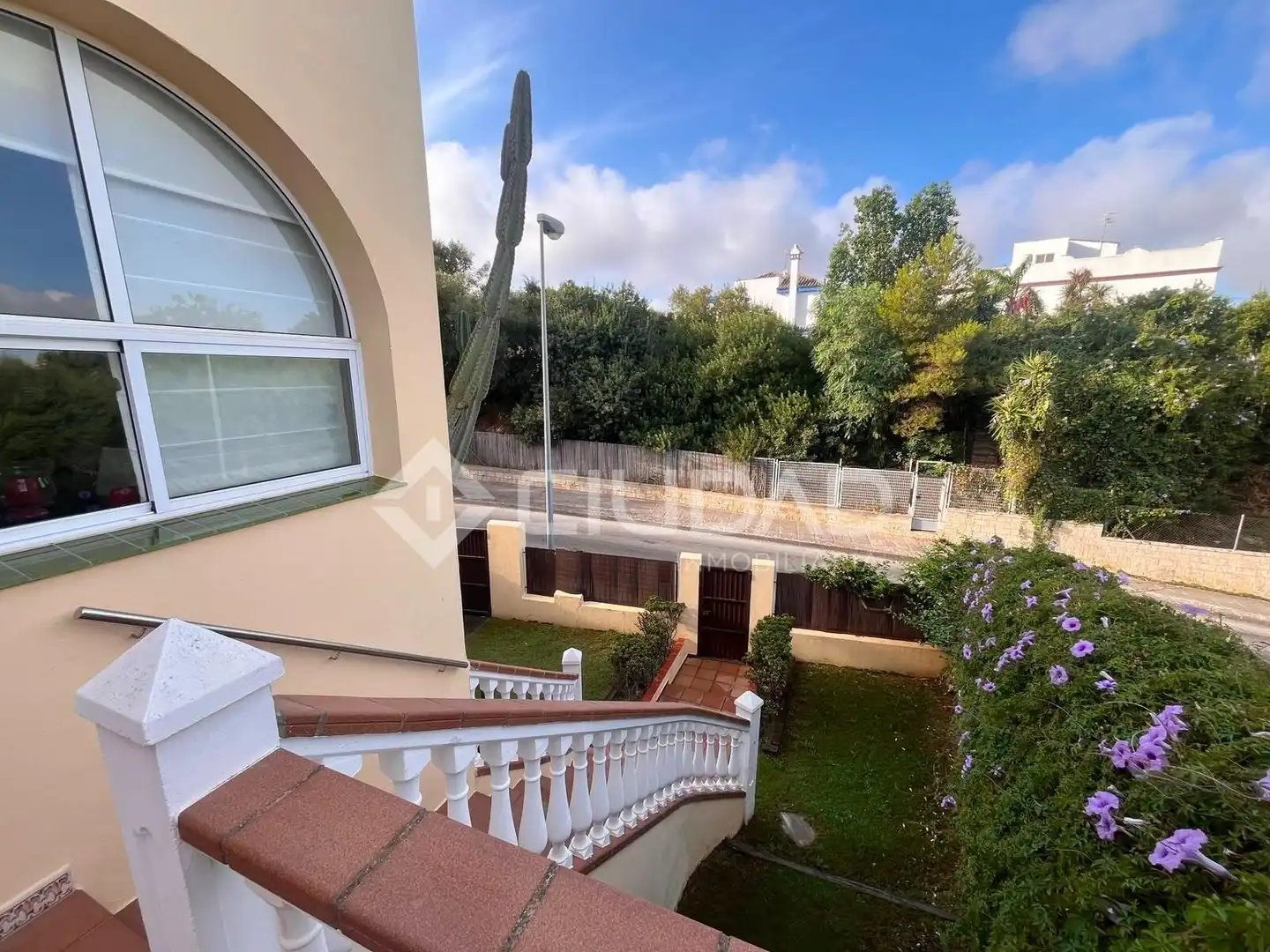 Vista exterior de Casa adosada en venta en Sanlúcar de Barrameda con Aire acondicionado, Jardín privado y Terraza