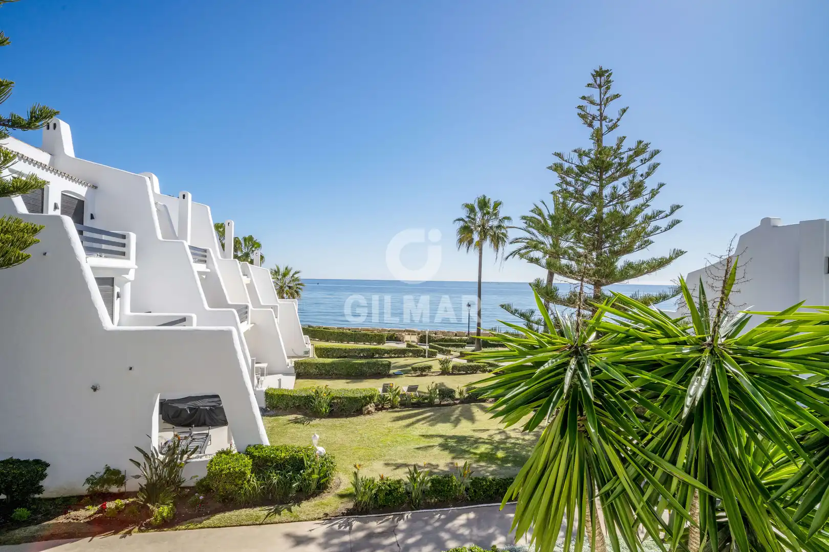 Garten von Einfamilien-Reihenhaus zum Verkauf in Marbella mit Heizung, Privatgarten und Schwimmbad