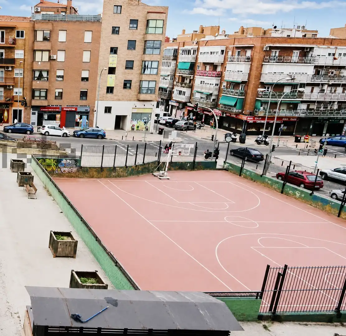 Vista exterior de Pis de lloguer en Madrid amb Aire condicionat, Jardí privat i Traster