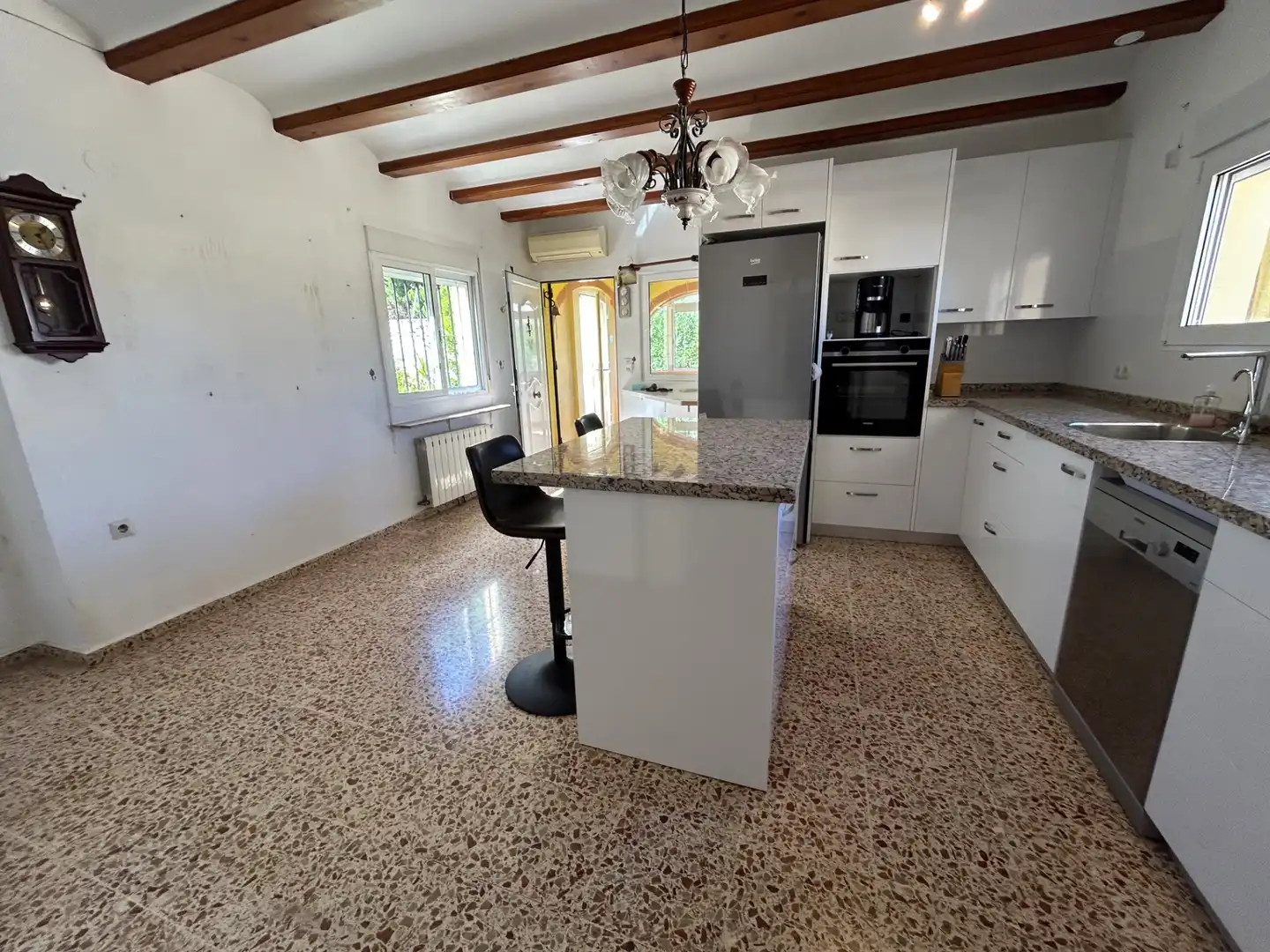 Villa con piscina in vendita a Carrer Xiprer 1, imagen 7