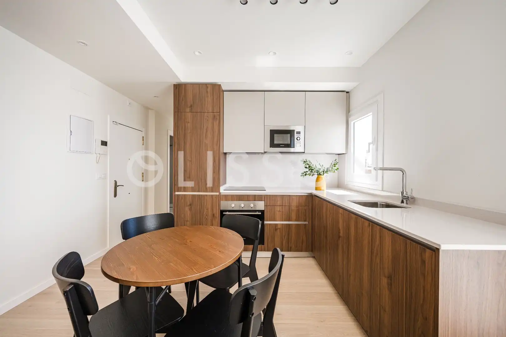 Cocina de Piso en venta en Madrid con Aire acondicionado, Calefacción y Jardín privado