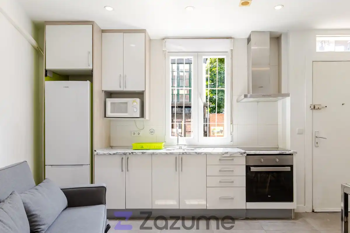 Kitchen of Flat for rent in Madrid  with Air Conditioner, Terrace and Furnished