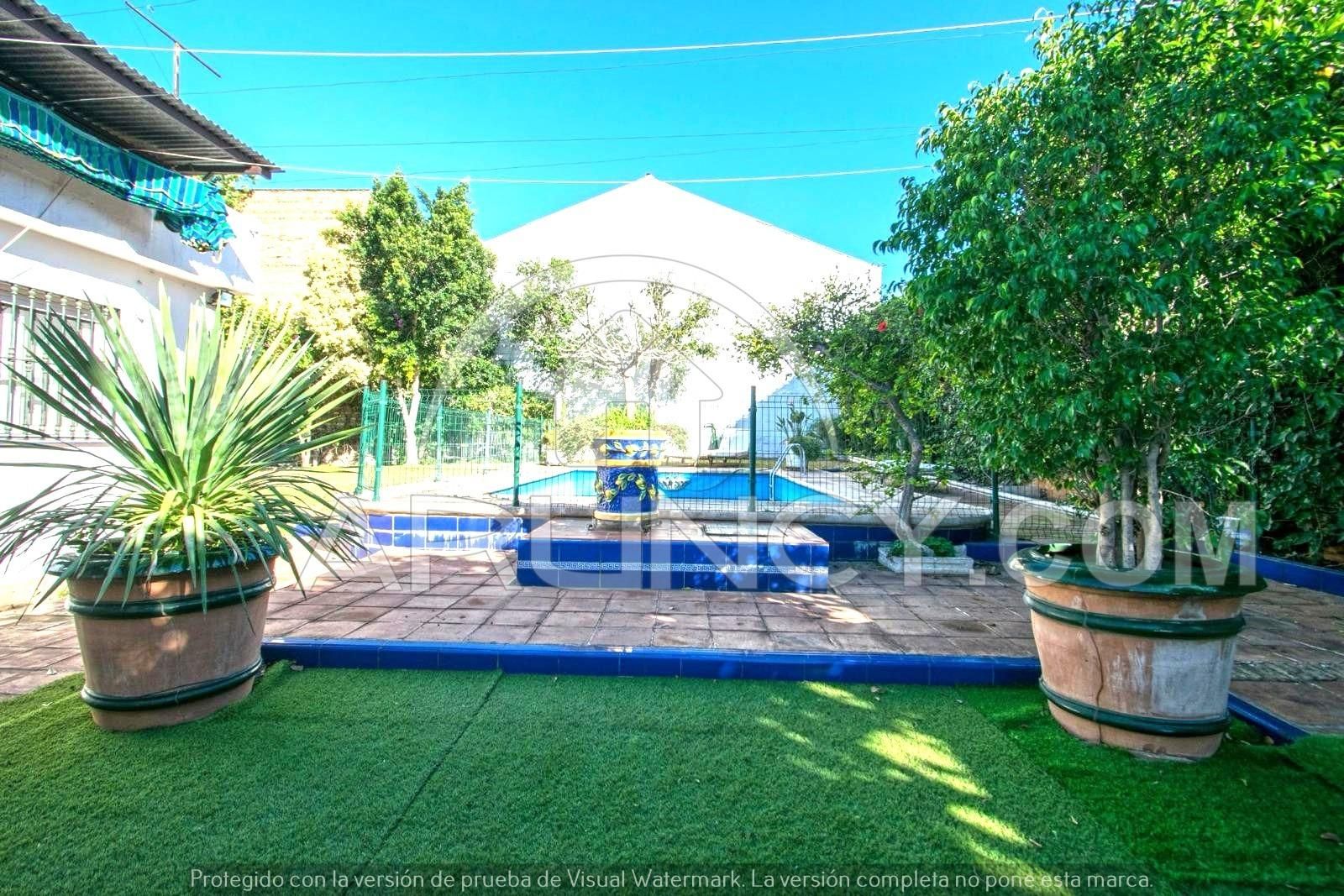Piscina de Casa o xalet en venda en Alcalá de Guadaira amb Jardí privat, Terrassa i Piscina