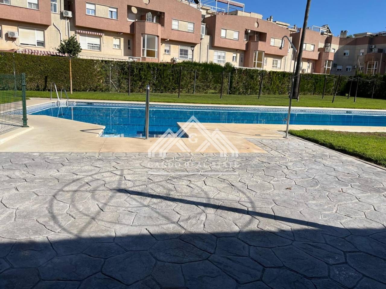 Piscina de Pis en venda en Dos Hermanas amb Aire condicionat i Piscina comunitària