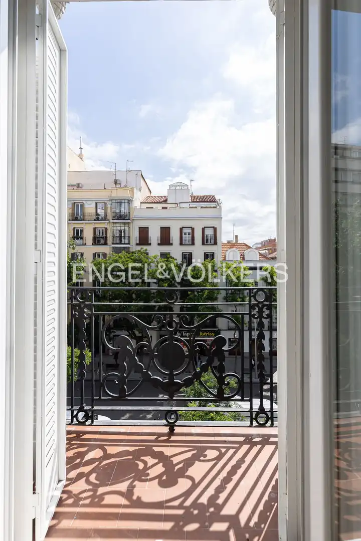 Balcony of Flat for rent in Madrid  with Air Conditioner, Heating and Storage room