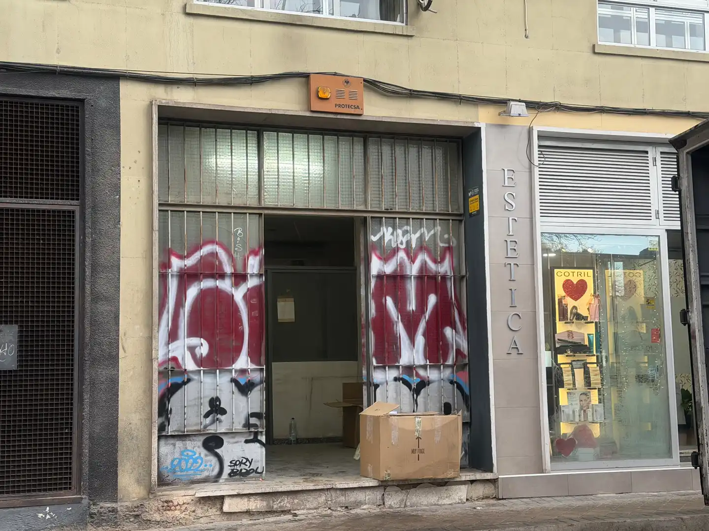 Local en venta en Madrid con Calefacción y Alarma