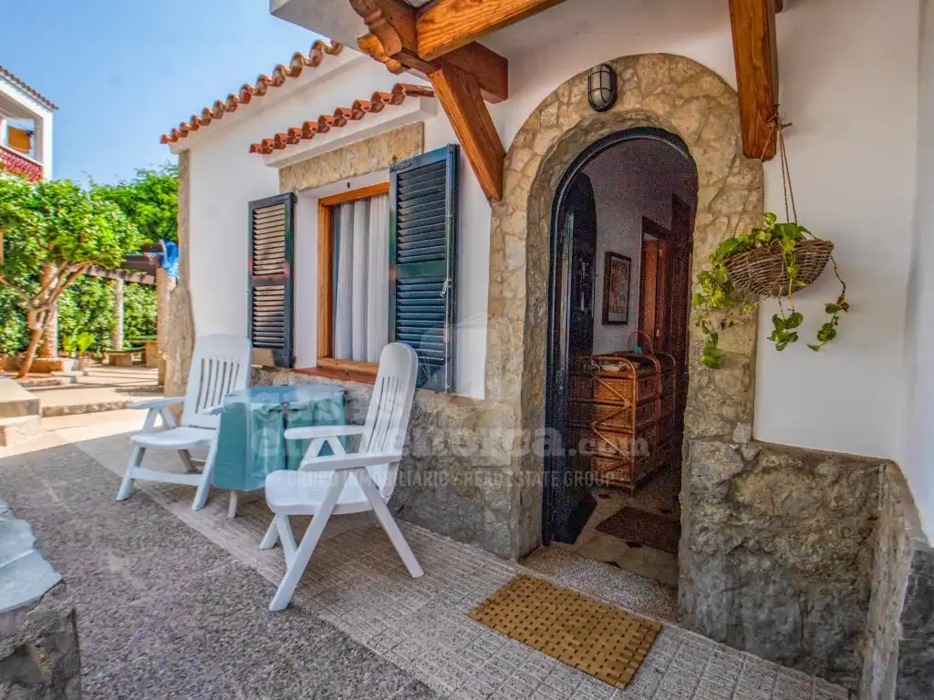Vista exterior de Casa o xalet en venda en Es Mercadal amb Jardí privat i Piscina
