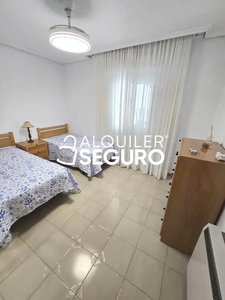 Habitación de Piso de alquiler en Alcalá de Henares con Aire acondicionado, Calefacción y Terraza