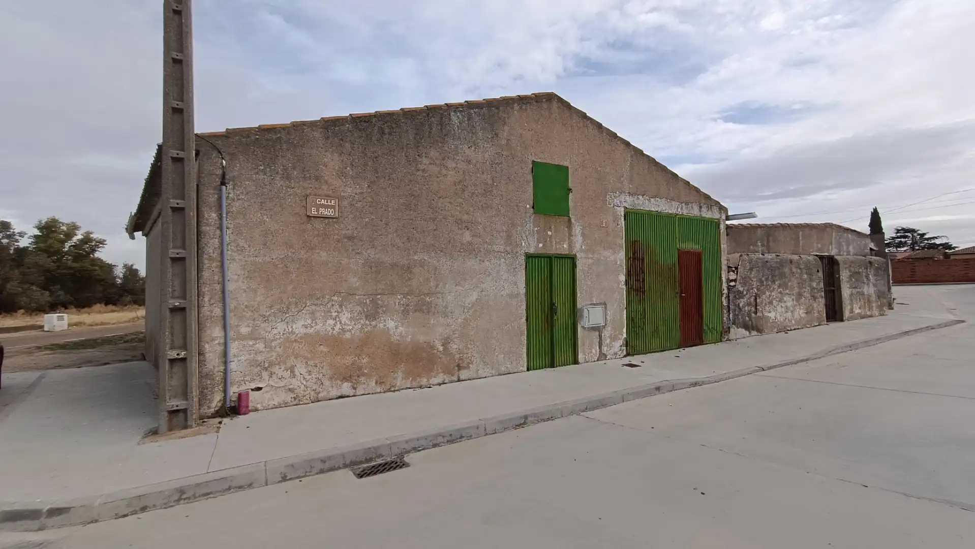 Vista exterior de Nave industrial en venta en Arapiles, Salamanca