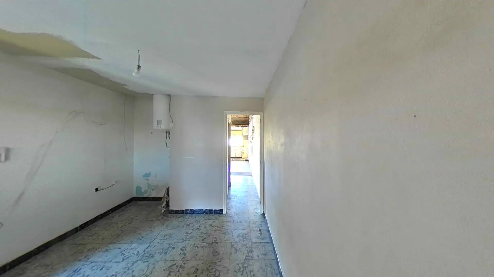 Piso en venta en Vallirana con Balcón