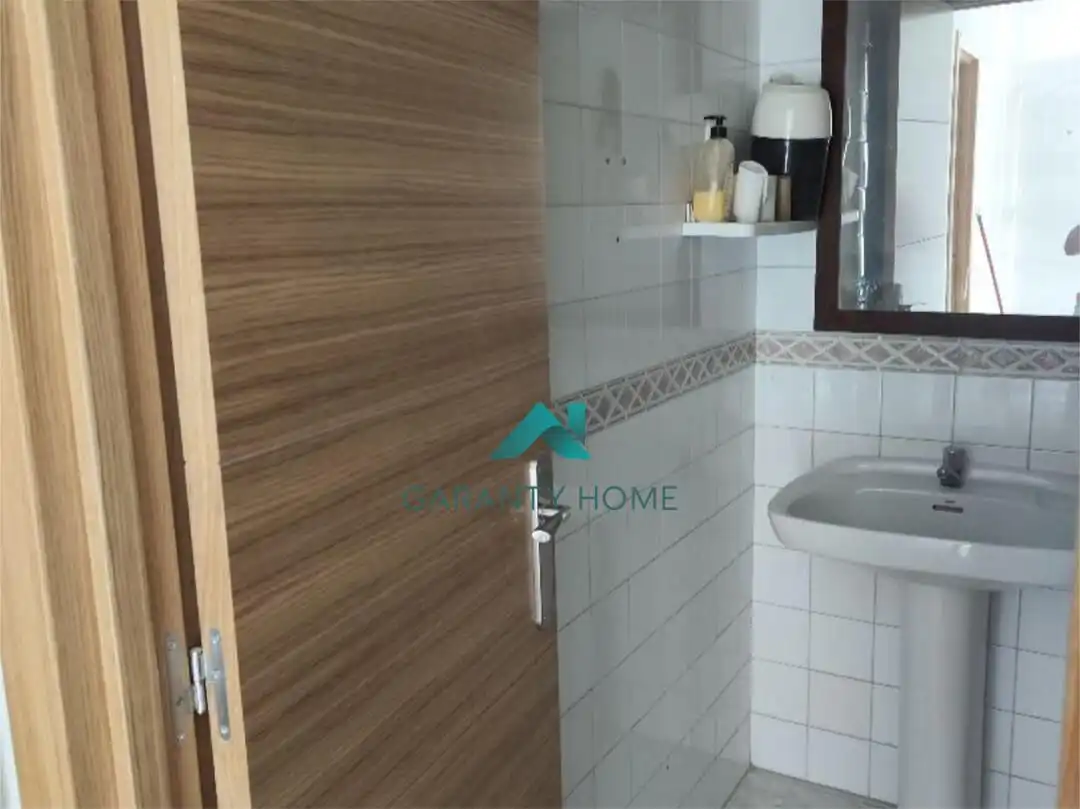 Bathroom of Office for rent in Madrid
