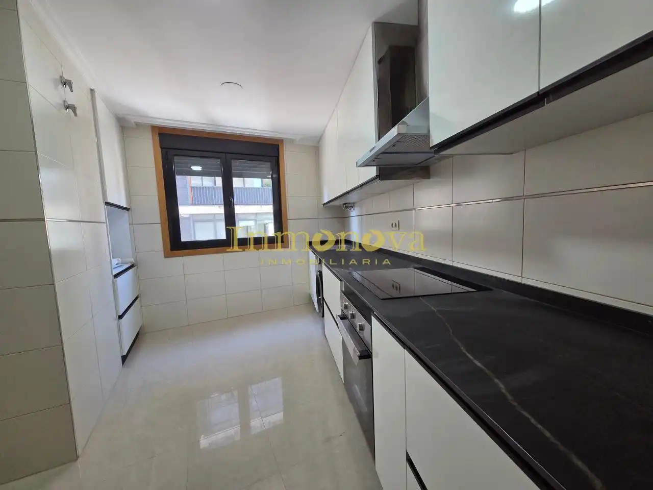 Cocina de Piso en venta en Ponteareas con Calefacción, Trastero y Amueblado