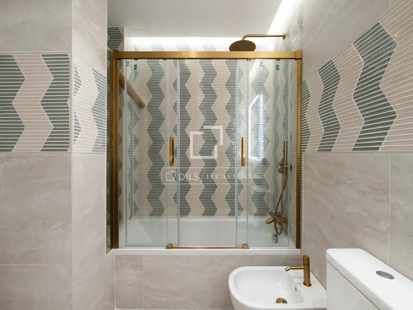 Baño de Piso en venta en Madrid con Aire acondicionado, Calefacción y Parquet