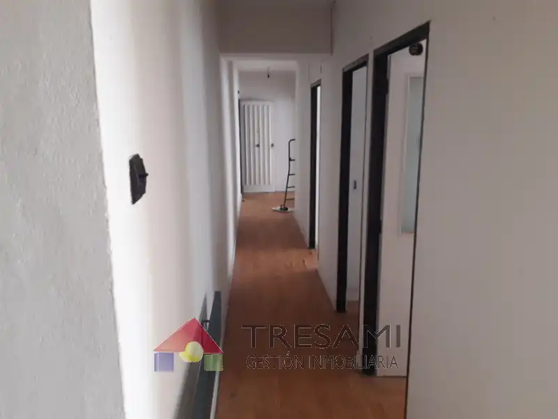 Büro zum Verkauf in Navia