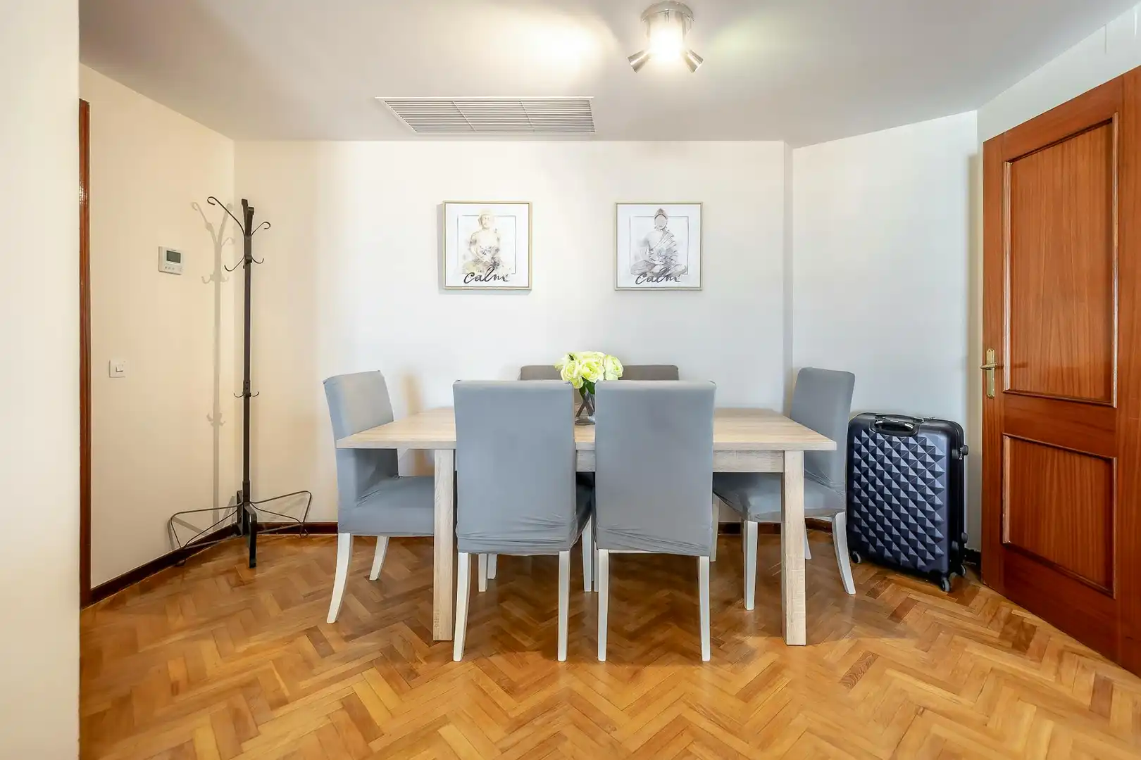 Dining room of Flat for rent in Madrid  with Air Conditioner, Heating and Furnished
