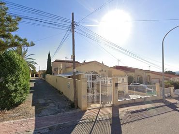 Maison mitoyenne avec piscine à vendre à MARINA-ROSA 2712