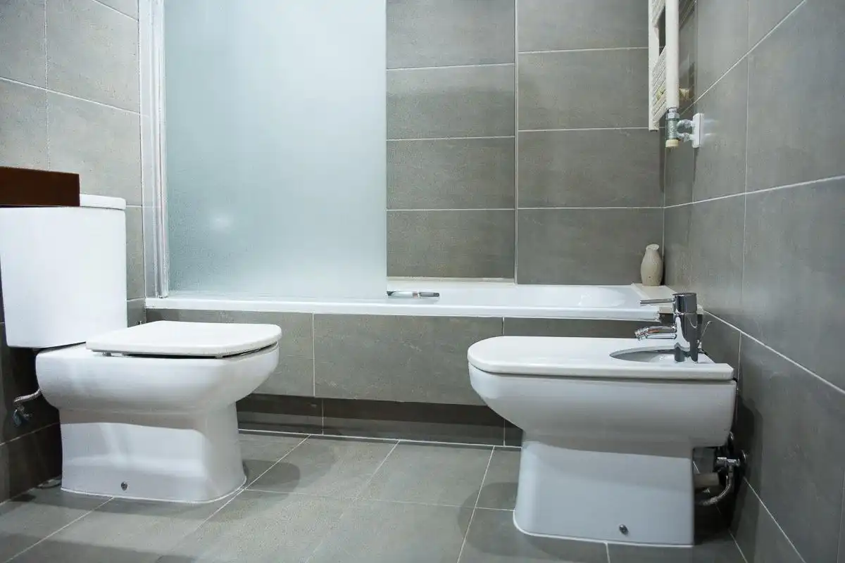 Bathroom of Flat for sale in Badalona  with Air Conditioner, Heating and Parquet flooring