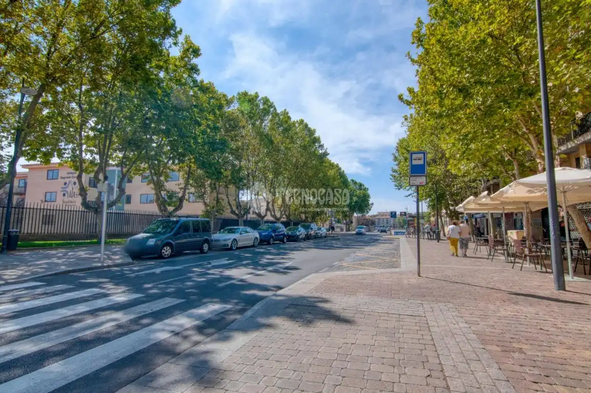 Vista exterior de Pis de lloguer en Salamanca amb Calefacció i Moblat