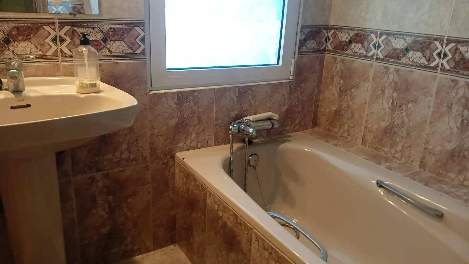 Bany de Casa o xalet en venda en Riba-roja de Túria amb Terrassa i Piscina