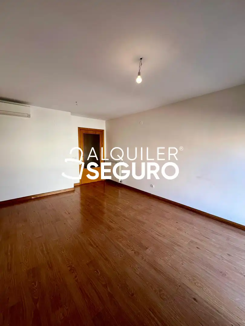 Bedroom of Flat for rent in Alcobendas  with Air Conditioner, Heating and Storage room
