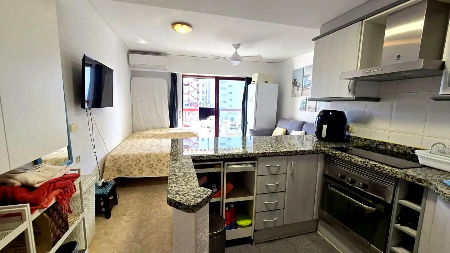 Küche von Wohnung zum Verkauf in Gandia mit Klimaanlage, Terrasse und Möbliert