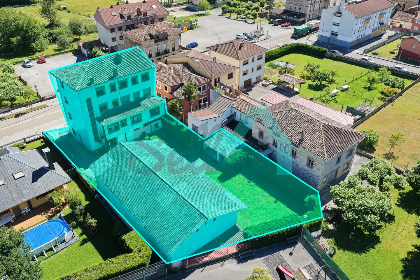 Vista exterior de Edifici en venda en Piloña