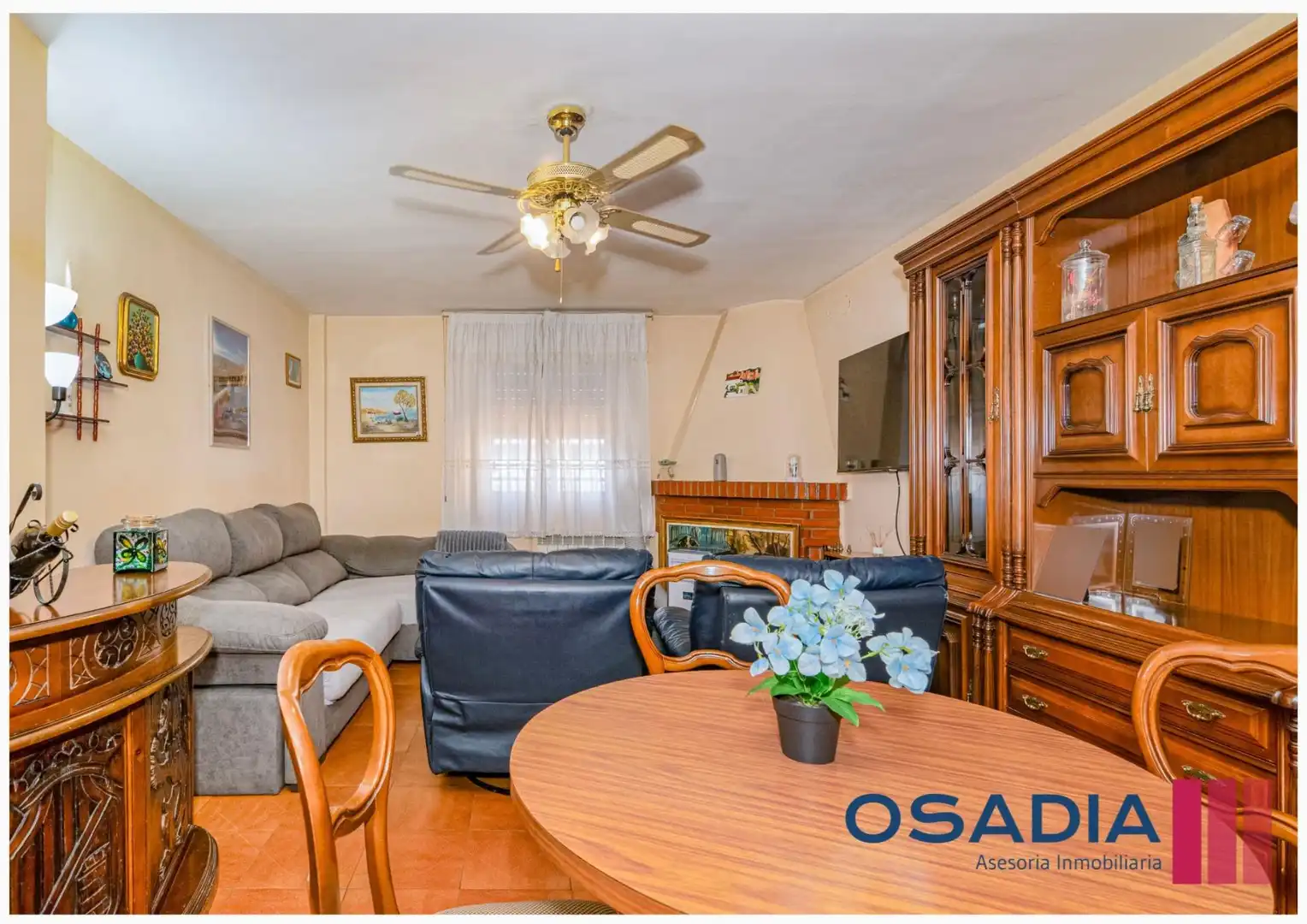 Chalet con piscina en venta en PINTOR VELAZQUEZ, imagen 4