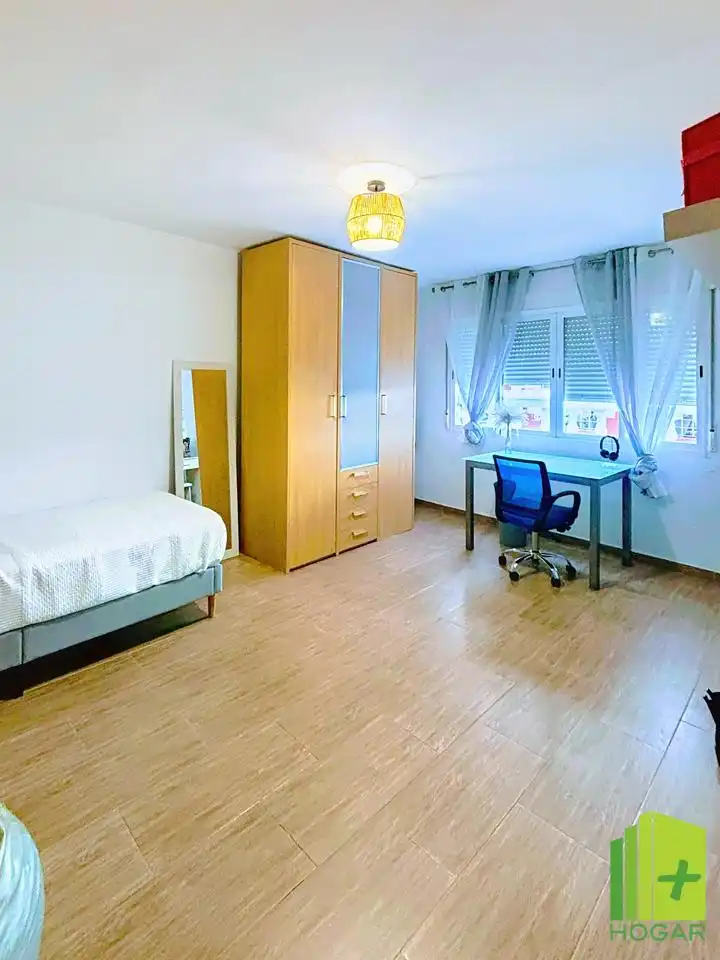 Habitación de Casa adosada en venta en Jaén con Aire acondicionado, Terraza y Balcón