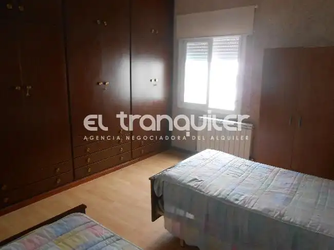 Habitación de Piso en venta en Madrid con Parquet, Terraza y Amueblado