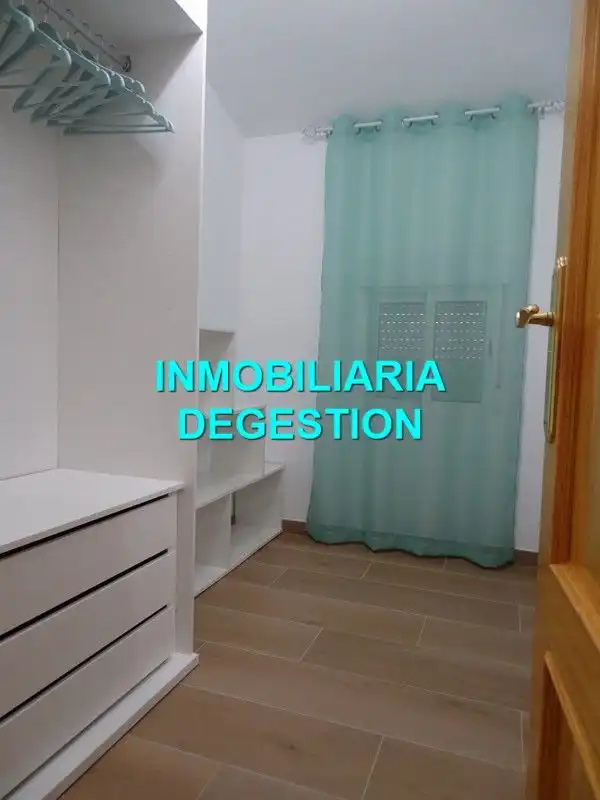 Schlafzimmer von Einfamilien-Reihenhaus zum Verkauf in Lupión mit Klimaanlage, Terrasse und Möbliert