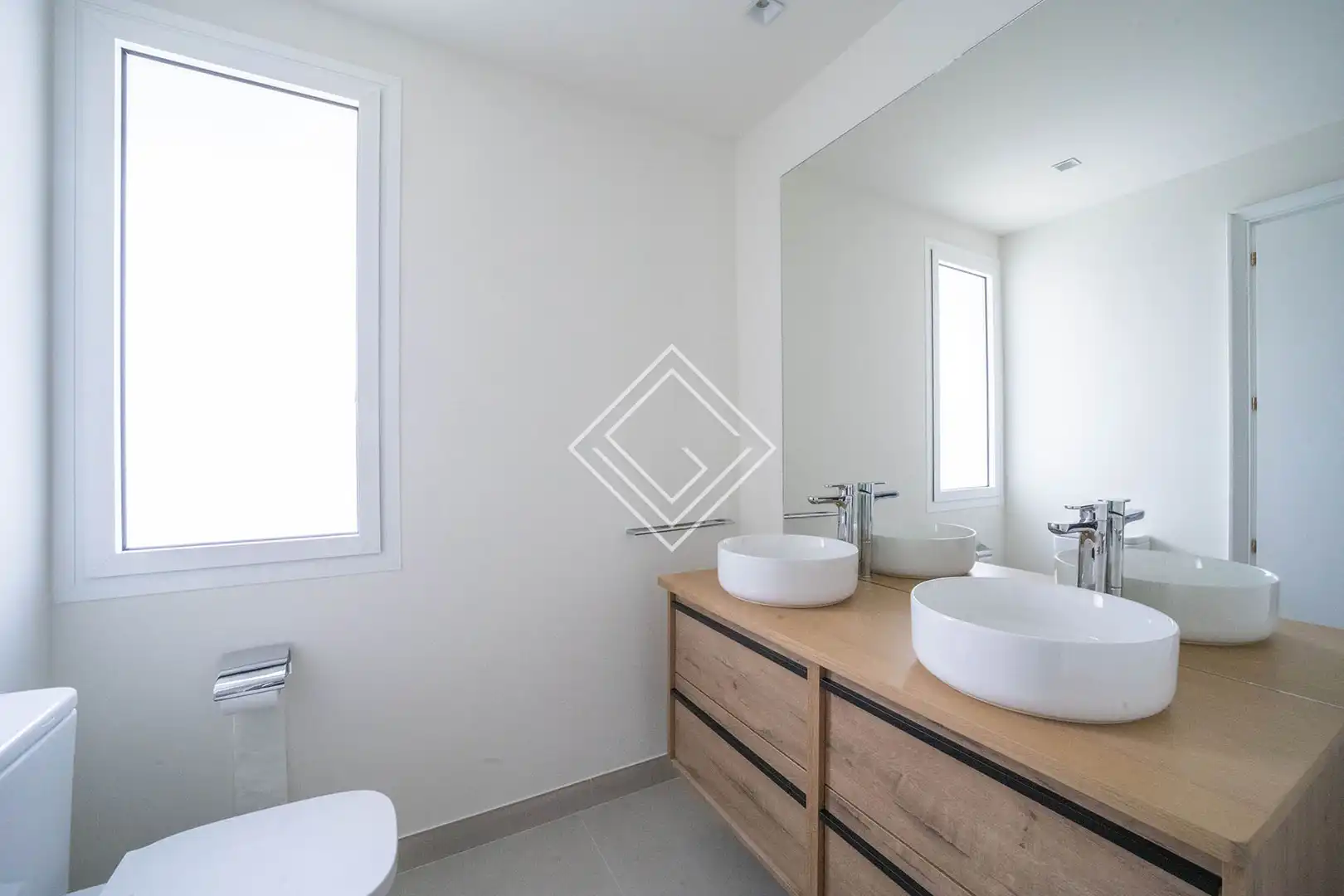 Bathroom of Attic for rent in Madrid  with Air Conditioner, Heating and Terrace