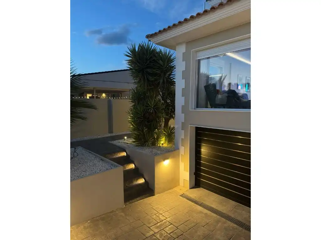 Vista exterior de Casa o xalet en venda en L'Alfàs del Pi amb Aire condicionat, Terrassa i Piscina