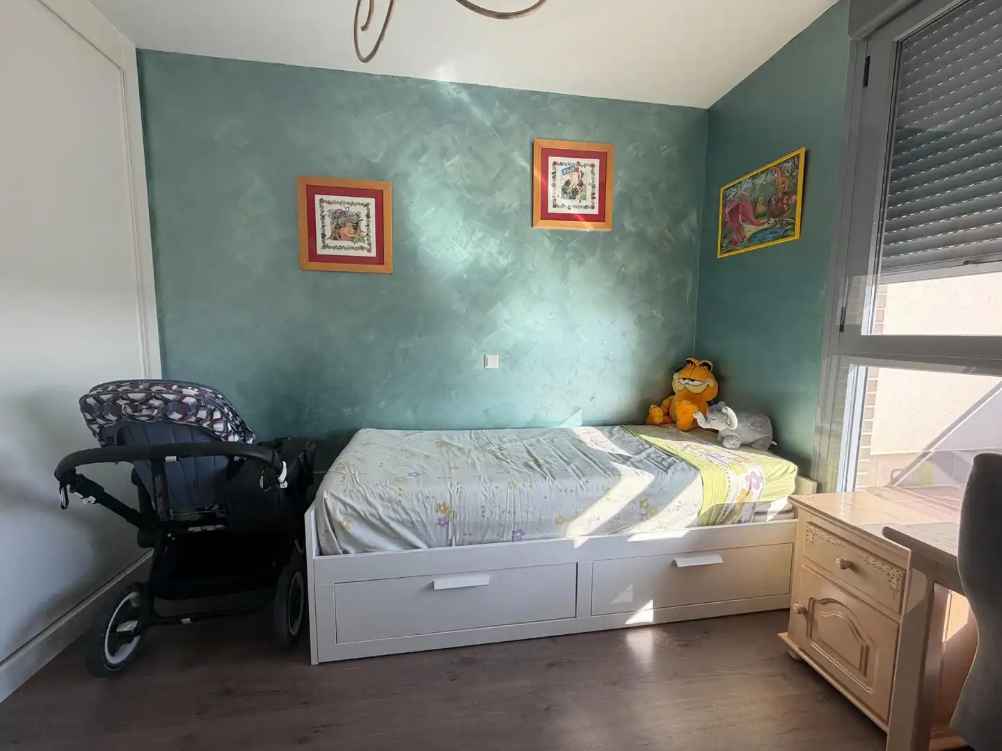 Schlafzimmer von Dachboden zum Verkauf in Alovera mit Klimaanlage, Heizung und Terrasse
